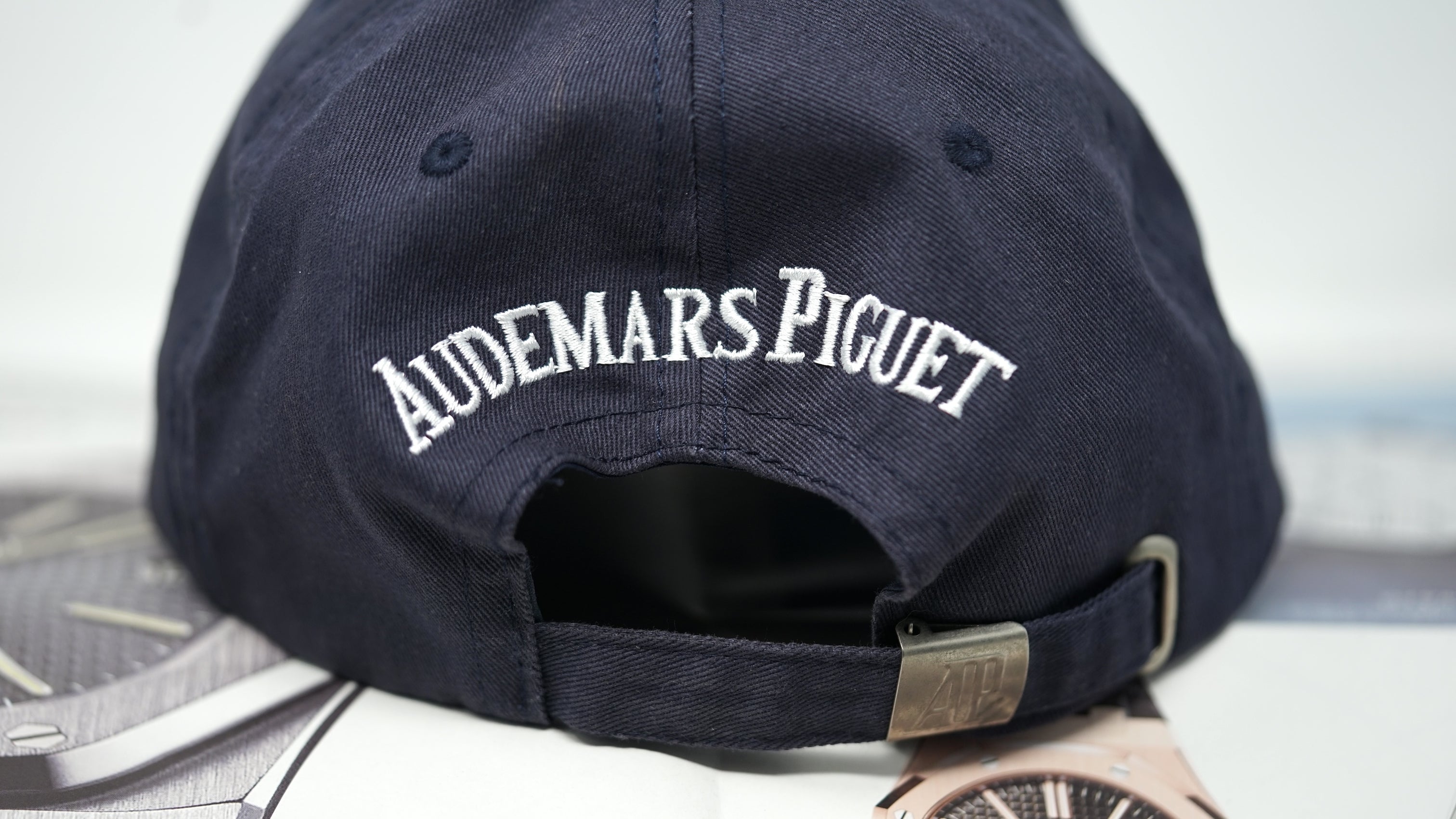 TIME TRADERS | Audemars Piguet Royal Oak Blue Hat AP White Logo