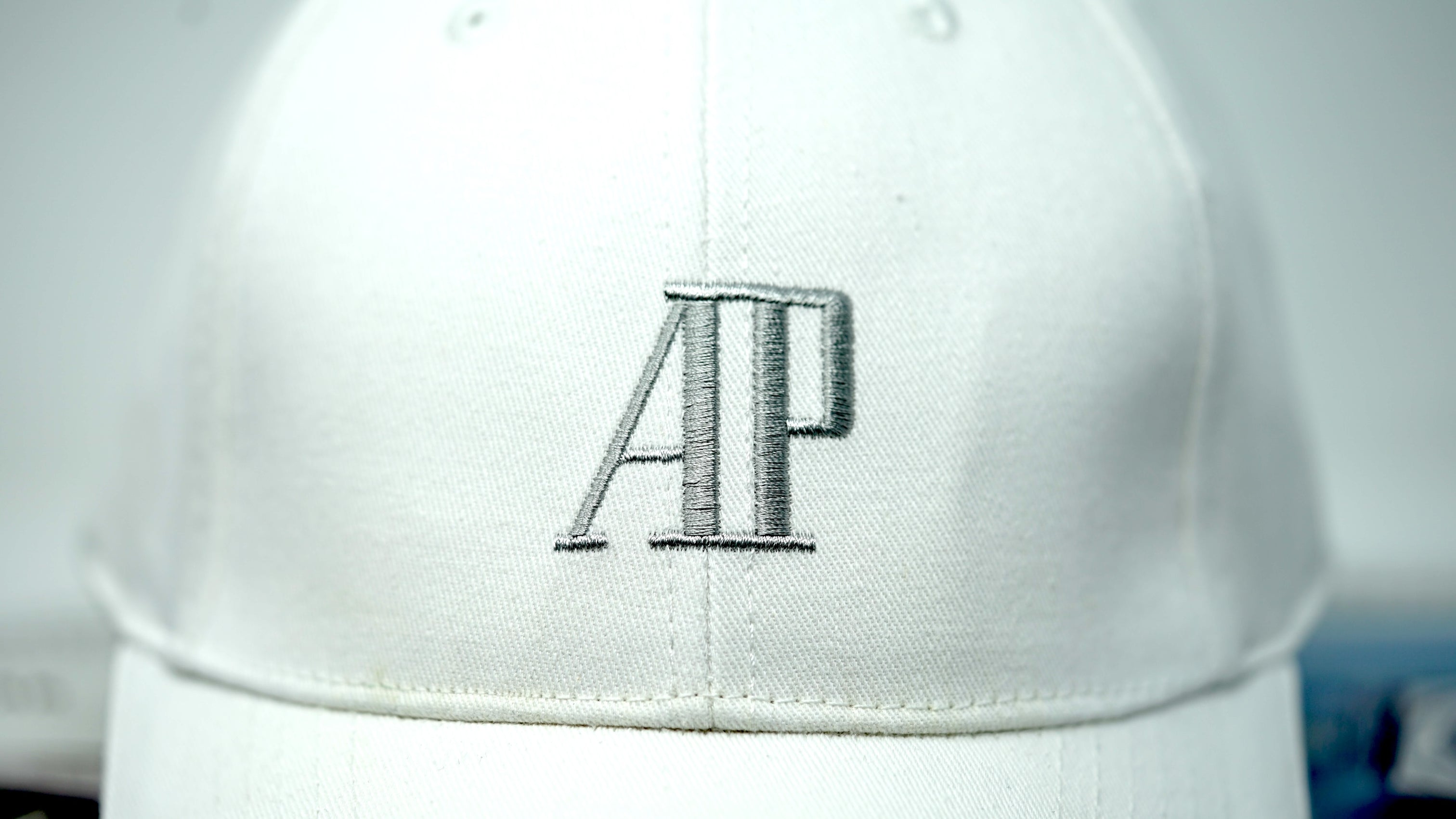 TIME TRADERS | Audemars Piguet Royal Oak White Hat AP Silver Logo