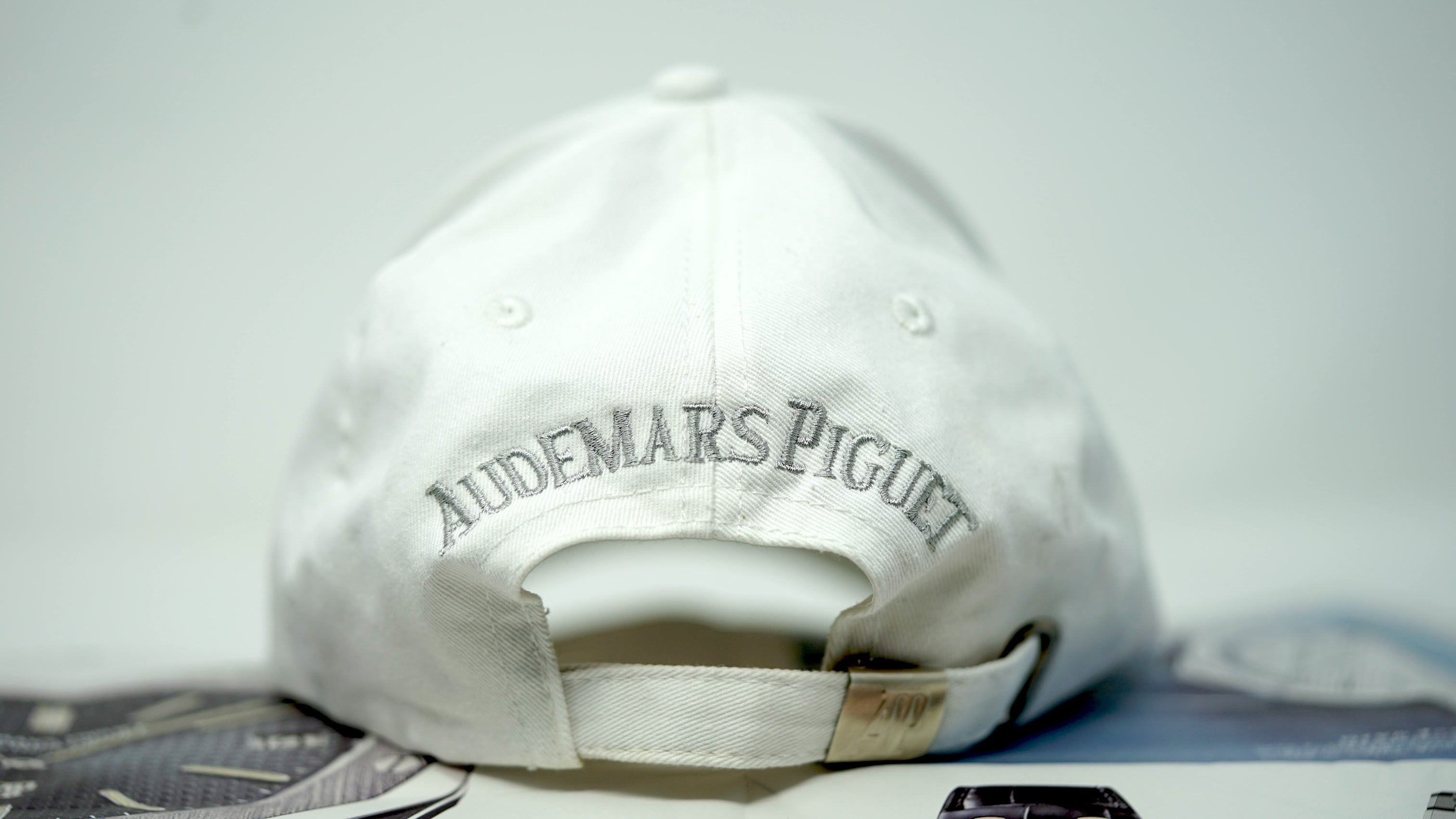 TIME TRADERS | Audemars Piguet Royal Oak White Hat AP Silver Logo