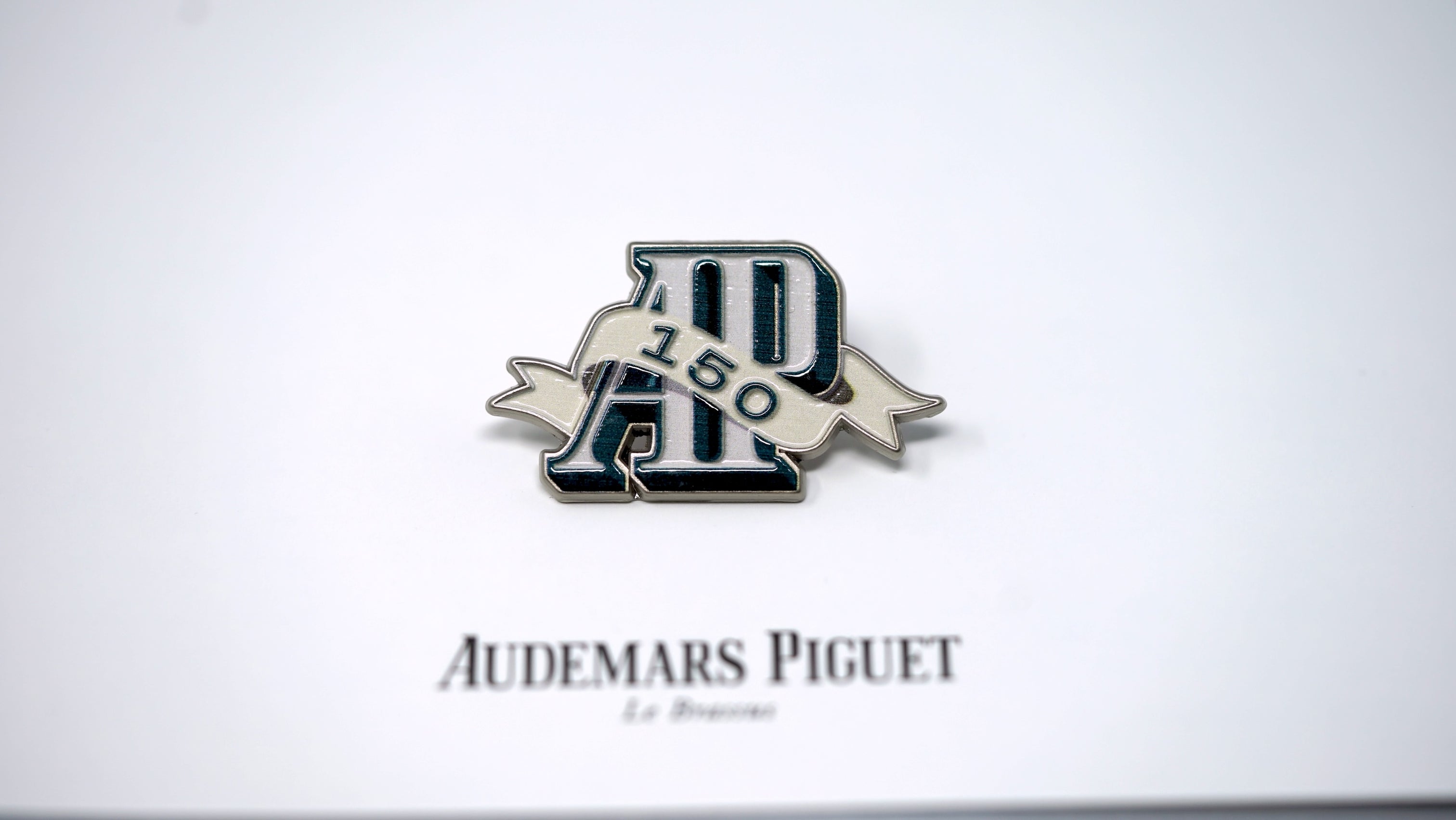 Audemars Piguet 150周年記念 ピンバッジセット Authentic-Audemars-Piguet-AP-