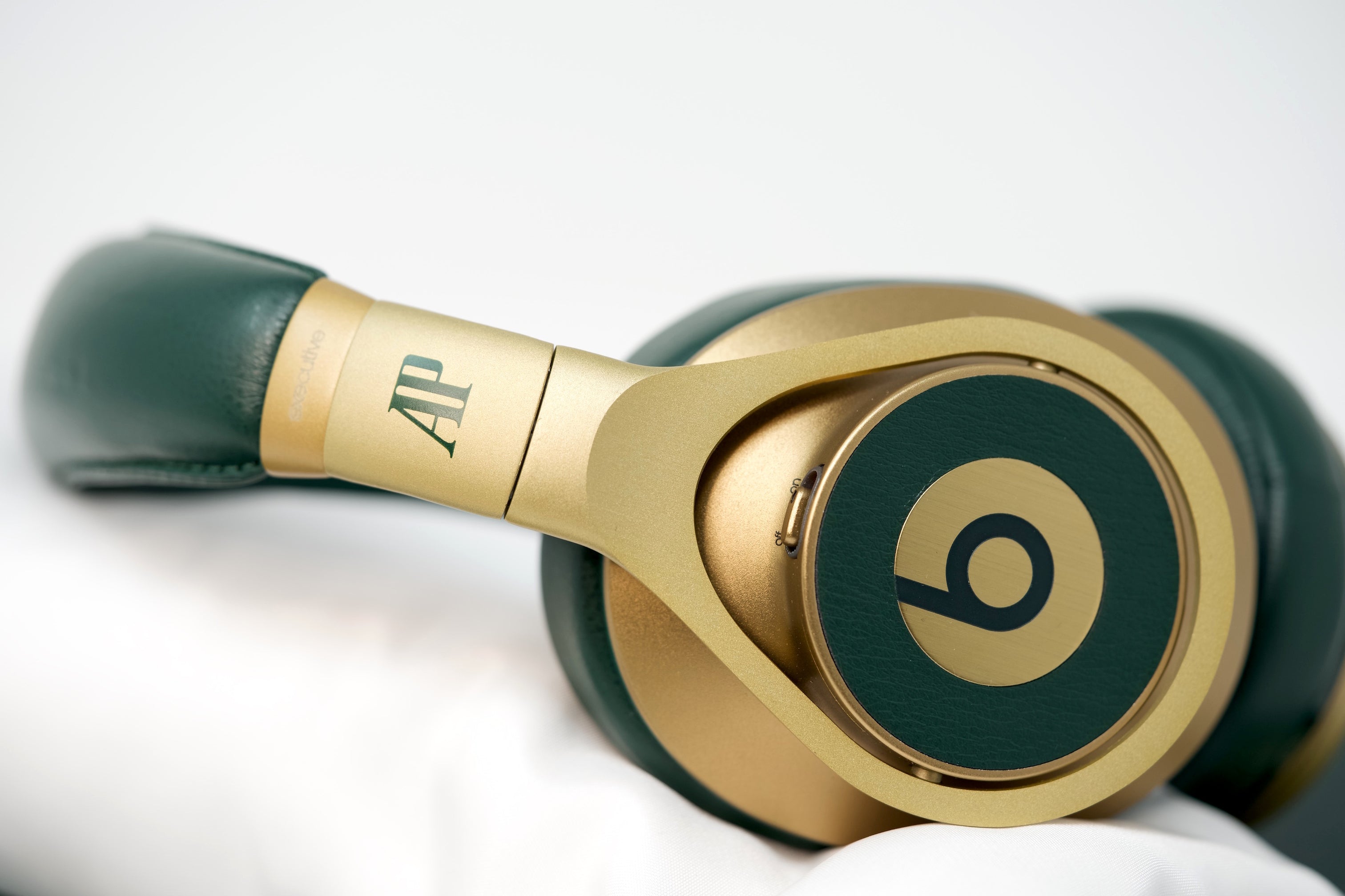 TIME TRADERS | Audemars Piguet Beats By Dre AP Gold and Green