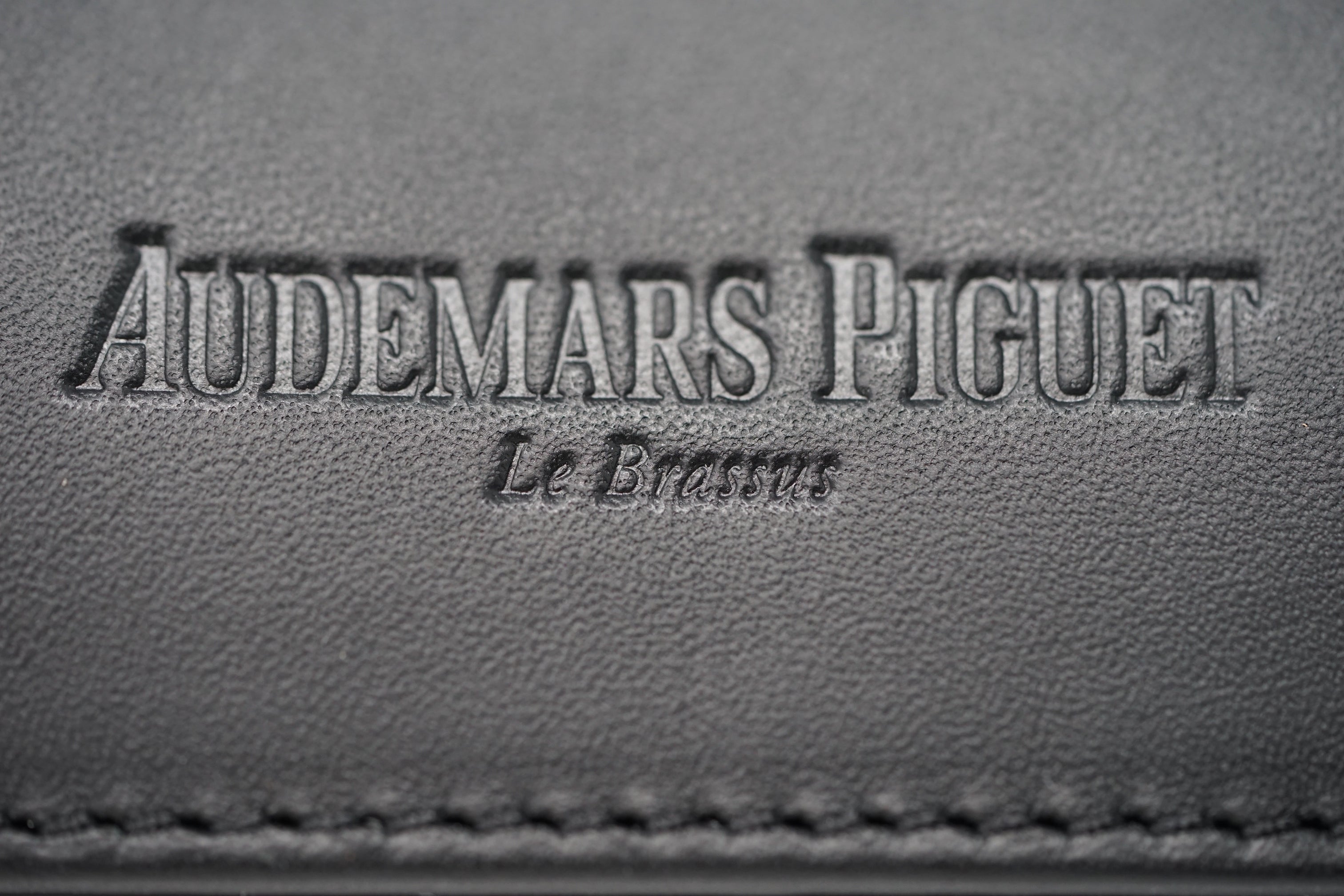 TIME TRADERS | Audemars Piguet Royal Oak Luxury Watch Leather Case