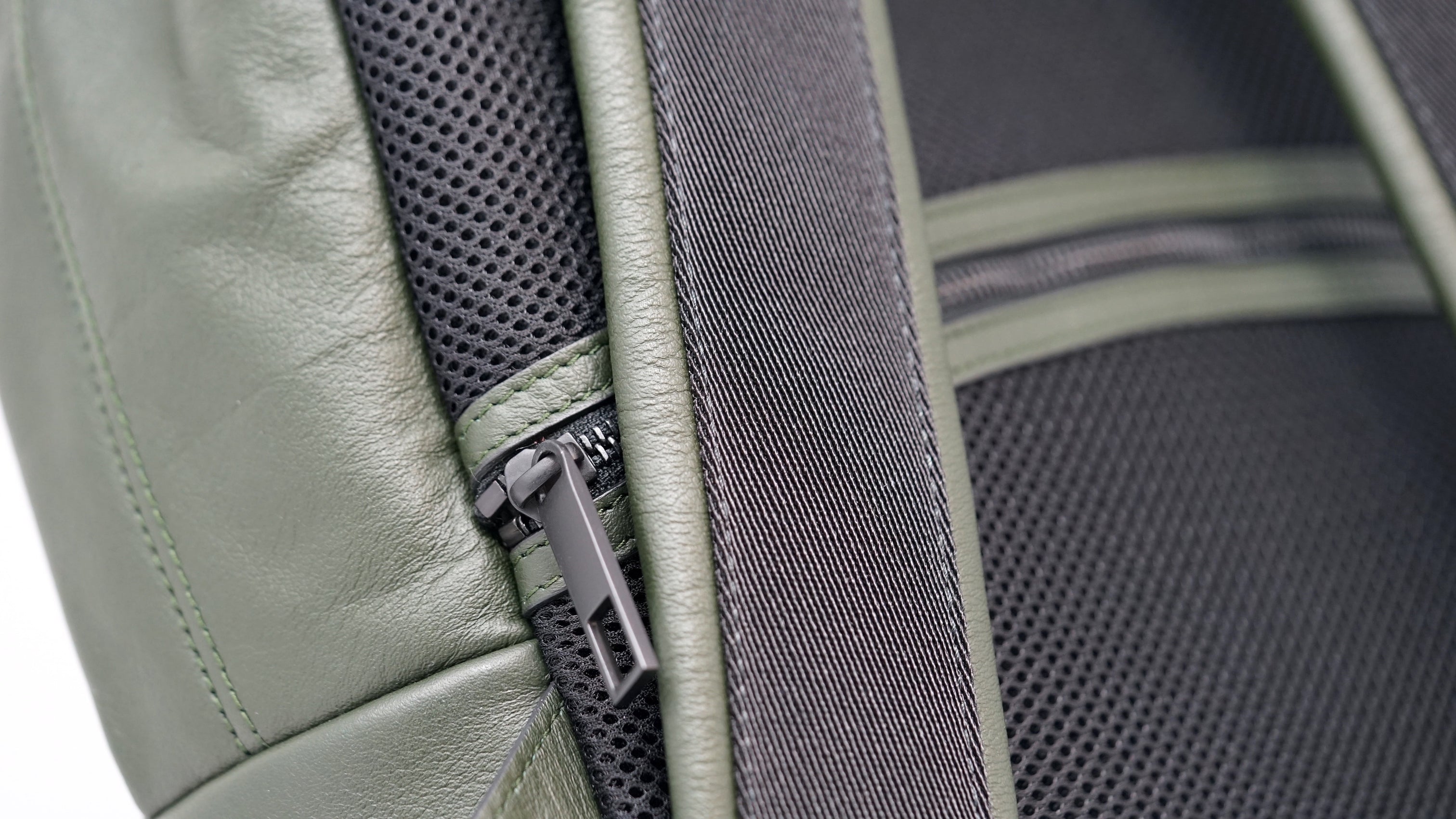 Audemars Piguet オリーブグリーン バックパック Audemars Piguet オリーブグリーン バックパック