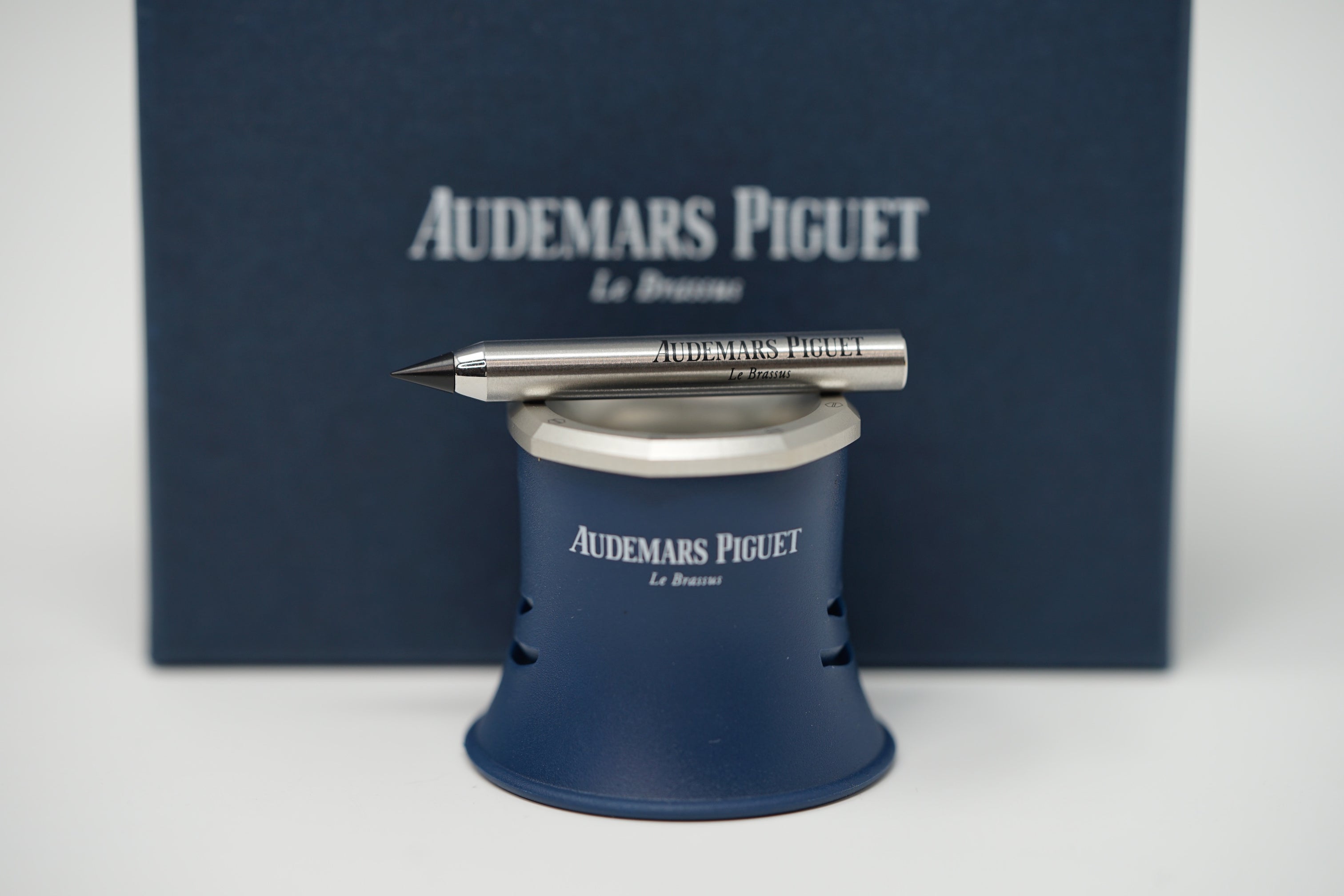 TIME TRADERS | Audemars Piguet Watch Kit with Loupe and Stylus