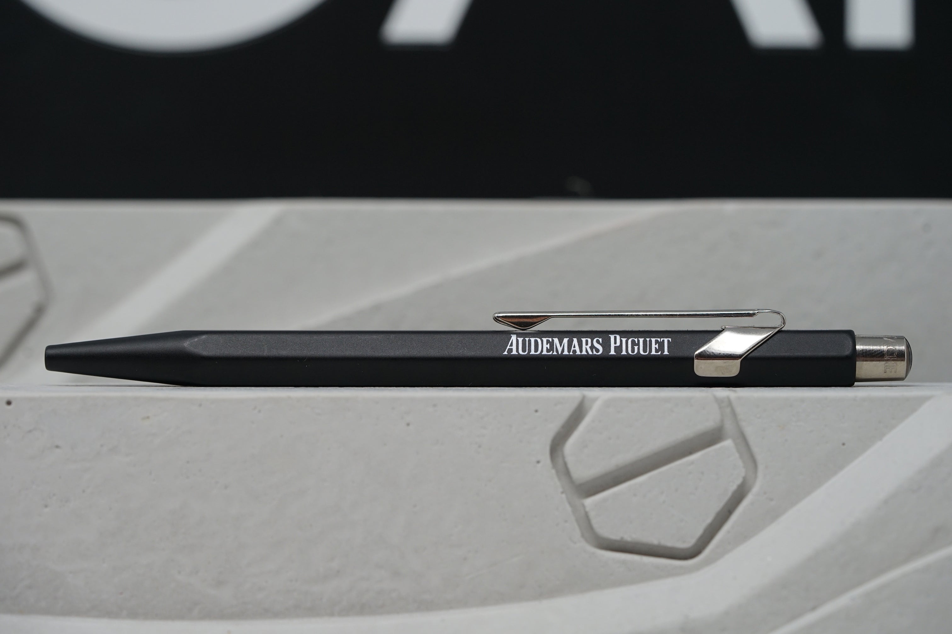 【非売品】Audemars Piguet ブラックボールペン 専用ケース付き DSC00580_3024x.jpg?v=1572927613